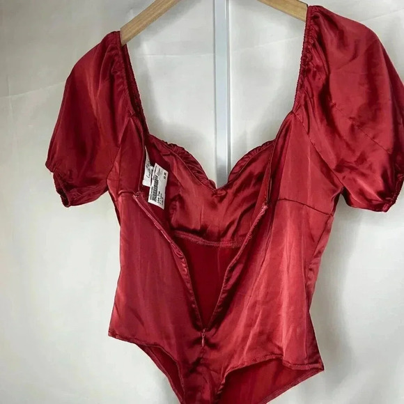 2/$30 Love tree Size Medium Satin Like Body Suit Sweetheart Dusty Red - Picture 9 of 13